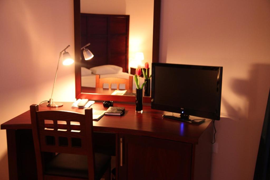 Hotel De Paris Tirana Szoba fotó