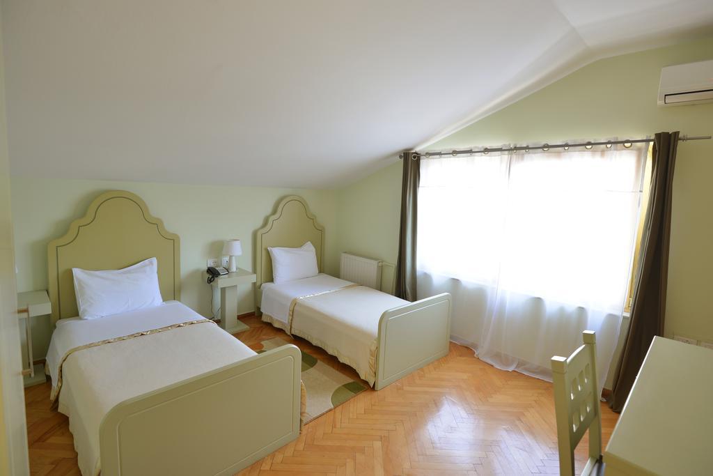 Hotel De Paris Tirana Szoba fotó