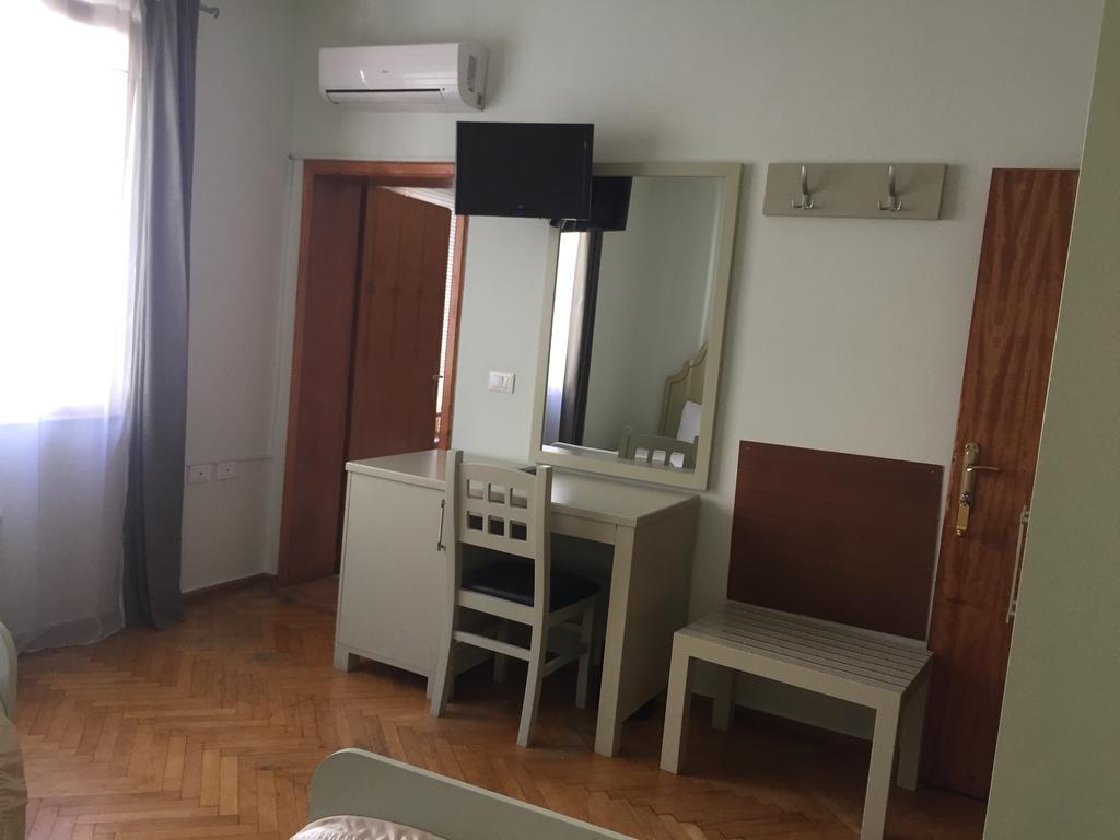 Hotel De Paris Tirana Kültér fotó