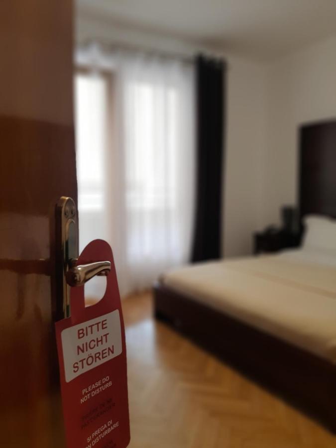 Hotel De Paris Tirana Kültér fotó
